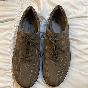 NWOB Ecco suede shoes